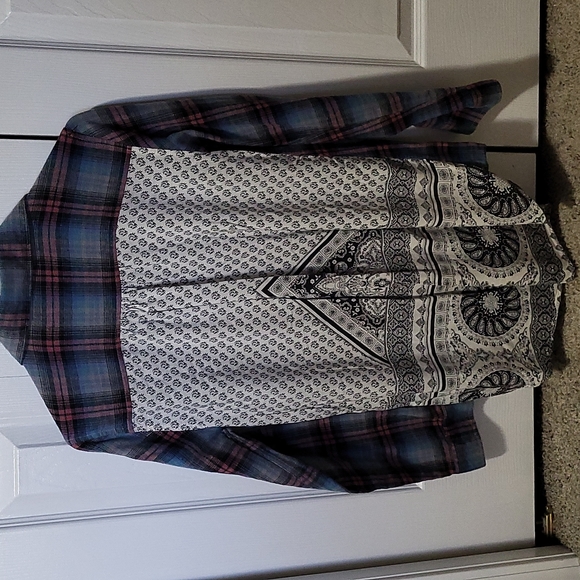 Long sleeve flannel button up xl shirt - Picture 3 of 3